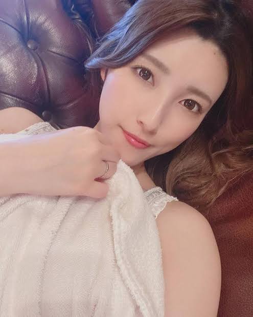 森泽佳奈 (饭冈佳奈子) 
